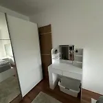 Bright & Spacious 1br *