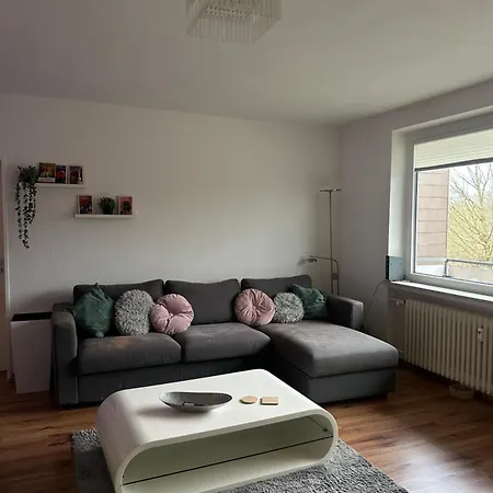 Bright & Spacious 1br Bielefeld