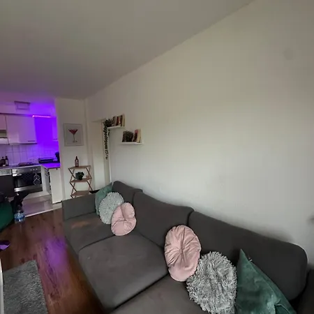 Bright & Spacious 1br Appartement *