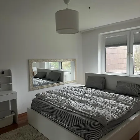 Bright & Spacious 1br Bielefeld
