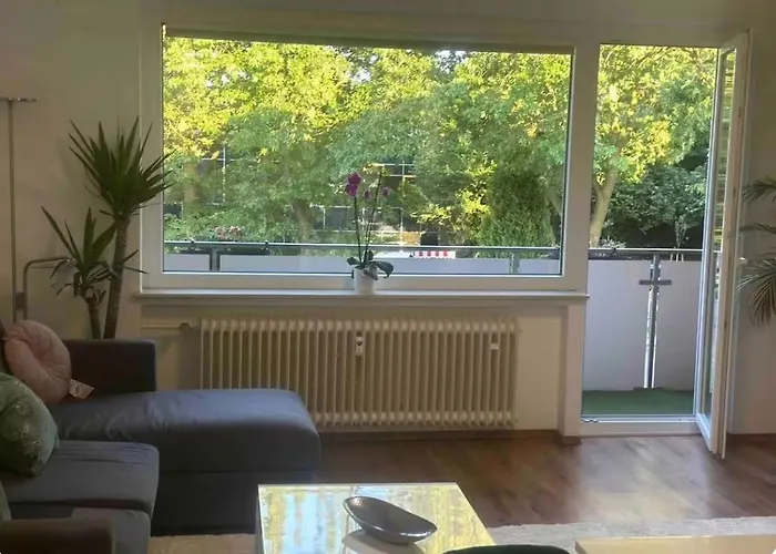 Bright & Spacious 1br Bielefeld